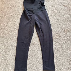 Motherhood Maternity Capri Legging